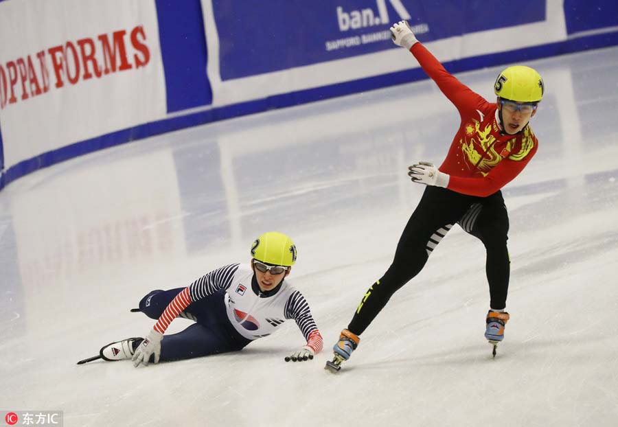 Chinese and South Korean athletes compete in men's 5,000m relay at the short track speed skating of the Asian Games on Wednesday, February 22, 2017. [Photo: IC]