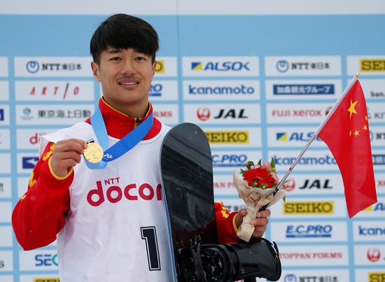 Zhang Yiwei wins men's halfpipe gold at the snowboarding competition of the Asian Winter Games in Sapporo, Japan, on Saturday, February 25, 2017. [Photo: sports.163.com]