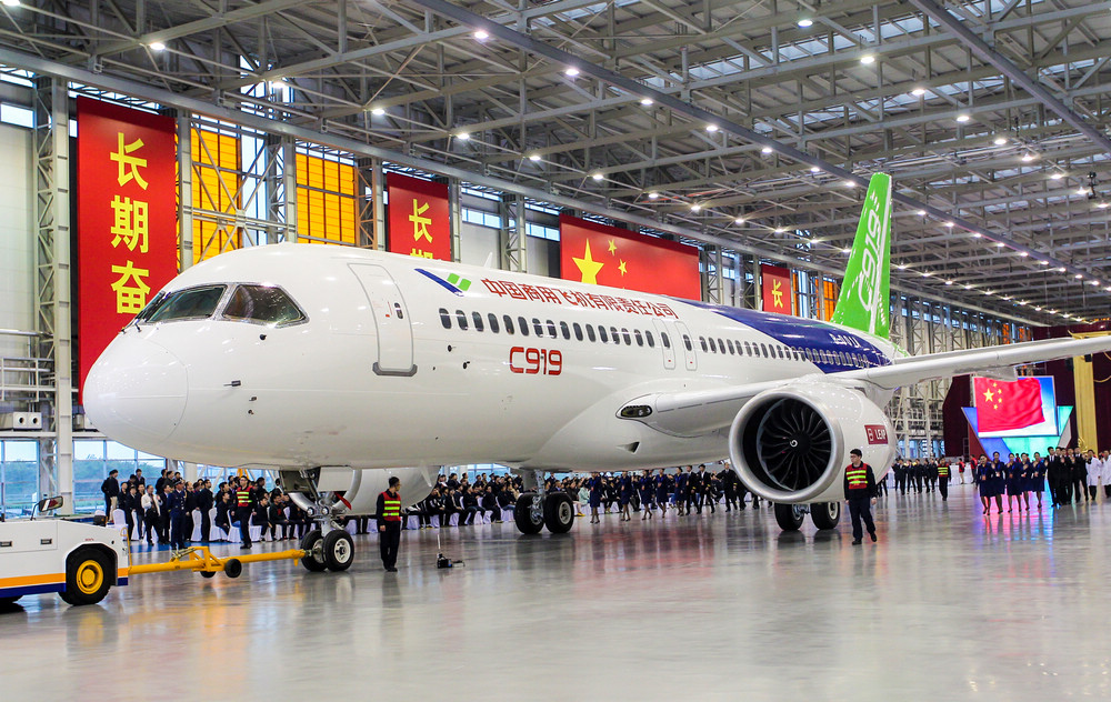 The C919 passenger jet was unveiled as it was rolled out from the final assembly line in Shanghai on Nov 2, 2015. [Photo: COMAC]