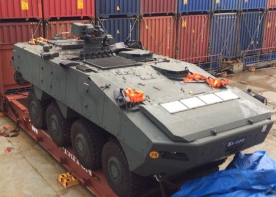 One of the Singapore military vehicles seized by Hong Kong Customs [Photo: China.com]