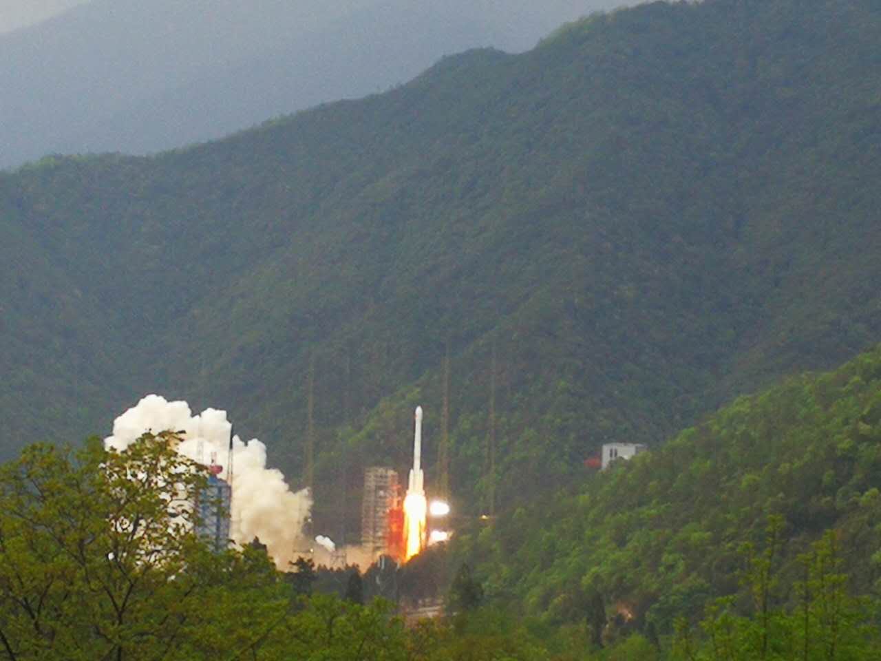 Shijian-13, China's first high-throughput communications satellite, is launched from Xichang Satellite Launch Center in southwest China's Sichuan Province at 7:04 p.m., April 12, 2017. [Photo: China Plus/Liu Yiyao]