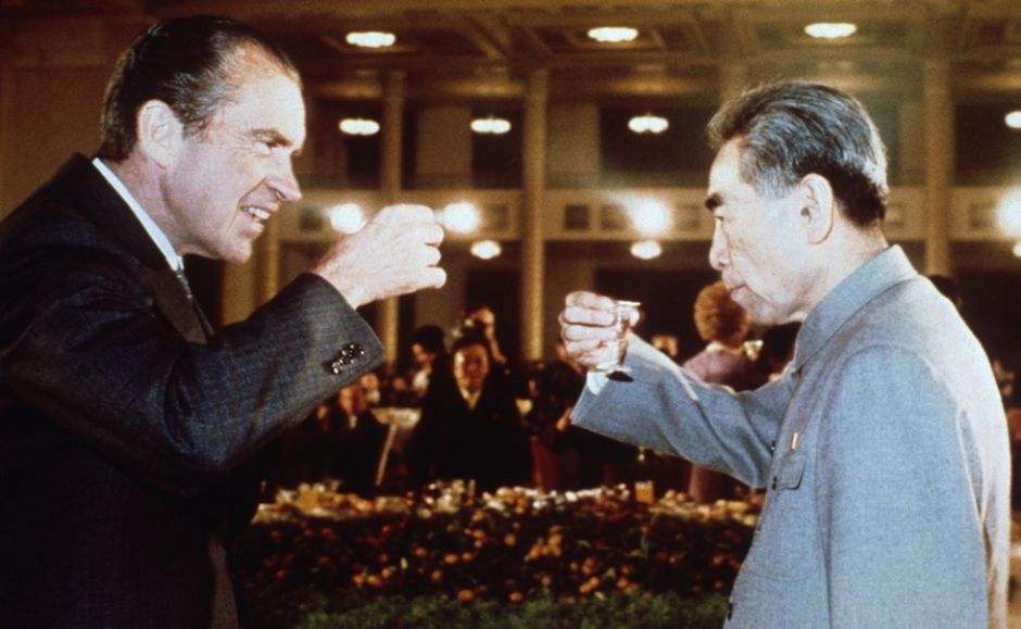 Then U.S. President Richard Nixon and then Chinese Premier Zhou Enlai toast the opening of China to the U.S., with the Moutai's Baijiu in their glasses during their historic 1972 banquet in Beijing, capital of China. [Photo: northnews.cn]