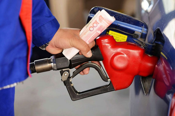 This is the third time that China has raised its fuel prices this year. [Photo: bandao.cn]