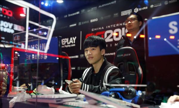 Video games, for instance, are classified as a type of e-sports. [Photo: thepaper.cn]