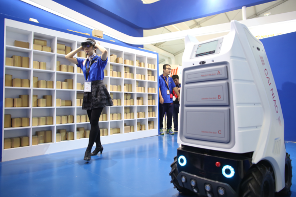 "Xiao G" ("Little G") delivery robot developed by Cainiao Network, a logistics company launched by Chinese e-commerce giant Alibaba Group [Photo: cqnews.net]