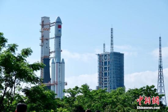 Tianzhou-1 is scheduled for launch from the Wenchang Space Launch Center in Hainan at 7:41 p.m. Thursday (Beijing Time). [Photo: Chinanews.com]