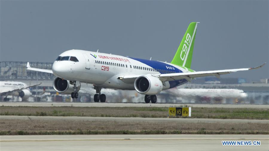 The C919, the first large passenger aircraft designed and built by China, is seen during a high-speed taxiing test in Shanghai, east China, April 23, 2017. The C919 passed a fourth high-speed taxiing test in Shanghai on Sunday.[Photo: Xinhua]