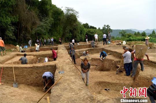 5,000-yr-old ruins found at SW China construction site 