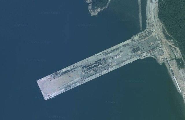 Speculation of a second possible aircraft carrier dock to be built in Sanya, Hainan Province sparked from examining bridges and dams on Google Maps by foreign media. [Photo: Google]