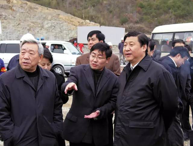 Xi Jinping, the then secretary of Zhejiang provincial Party Committee, visited the base on December 26, 2005. [Photo: weixin.qq.com]