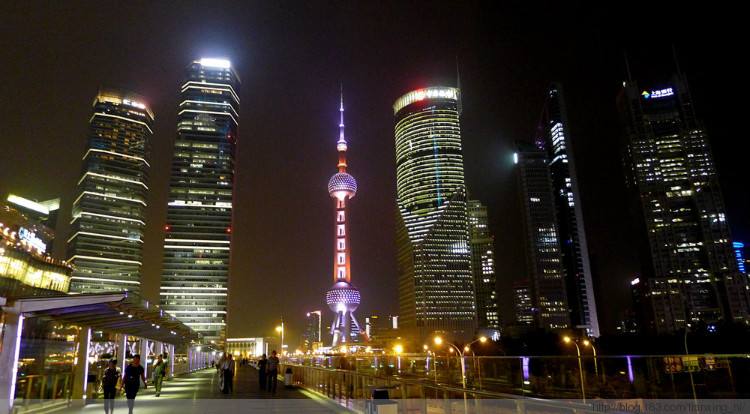 Night view of Shanghai [File photo: baidu.com]