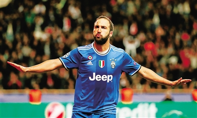 Juventus striker Gonzalo Higuain celebrates a goal during the first leg of the semifinal tie between Juventus and Monaco. [File Photo: Xinhua] 