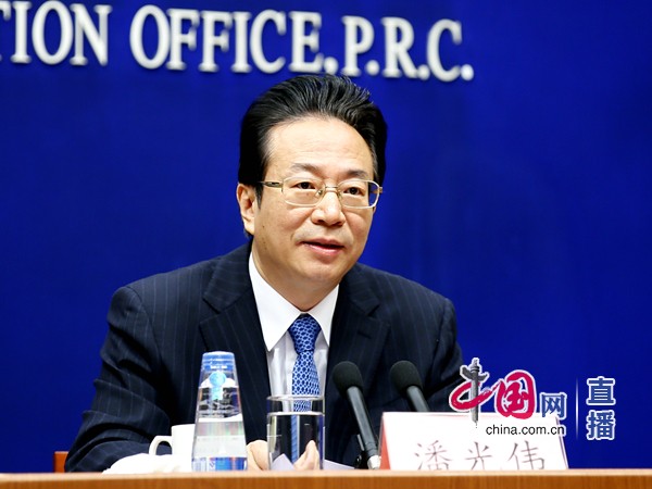 Pan Guangwei,Deputy Director of the China Banking Association,speaks during a press conference on the role of the Chinese banking sector in supporting the "Belt and Road" program in Beijing on May 11, 2017.[Photo: China.com.cn]