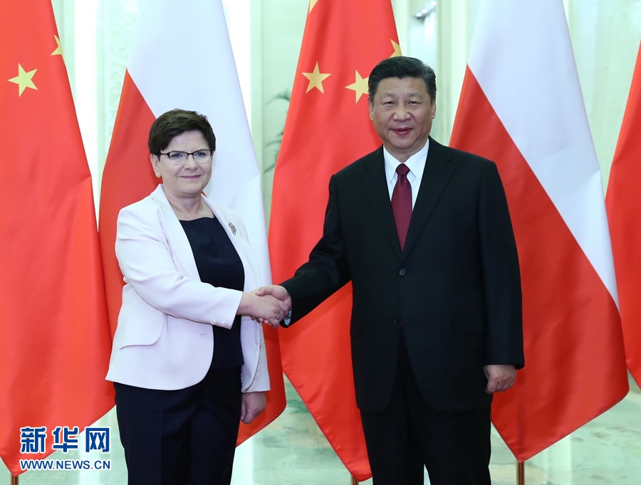 Chinese President Xi Jinping (R) meets with visiting Polish Prime Minister Beata Szydlo in Beijing on Friday May 12, 2017. [Photo: Xinhua]