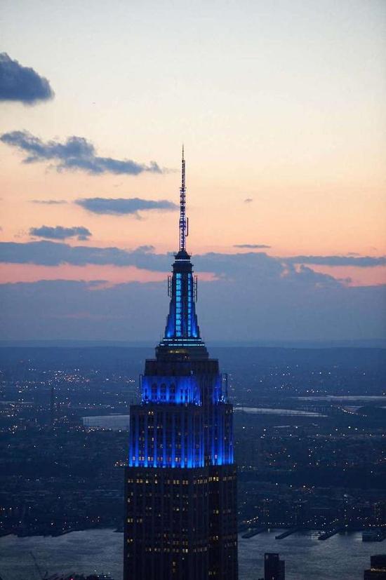 New York's iconic Empire State Building will turn blue later this month to celebrate the 120th anniversary of Zhejiang University. [Photo: 163.com]
