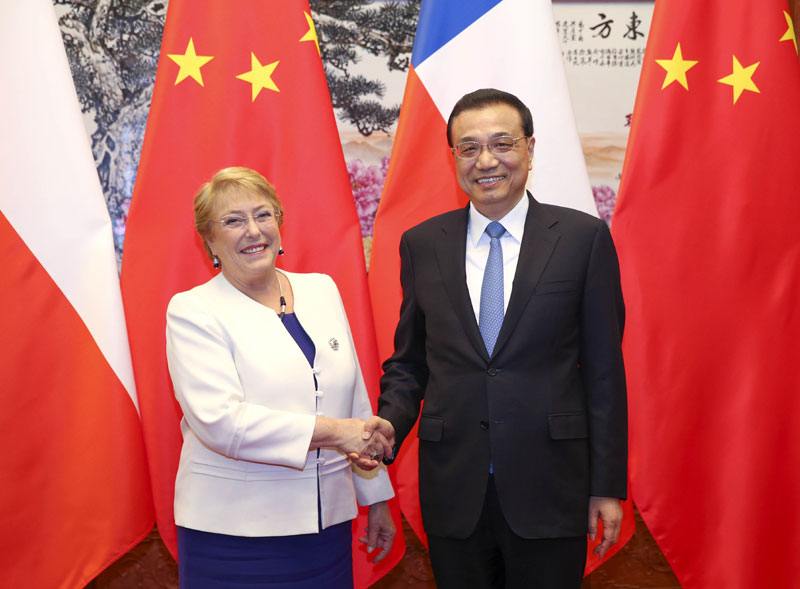 Chinese Premier Li Keqiang meets with Chilean President Michelle Bachelet, who is here for the Belt and Road Forum (BRF) for International Cooperation, at the Great Hall of the People in Beijing, capital of China, May 14, 2017. [Photo: China News Service]