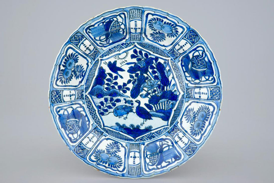 A porcelain dish on display at the National Museum of China [Photo: chnmuseum.cn]