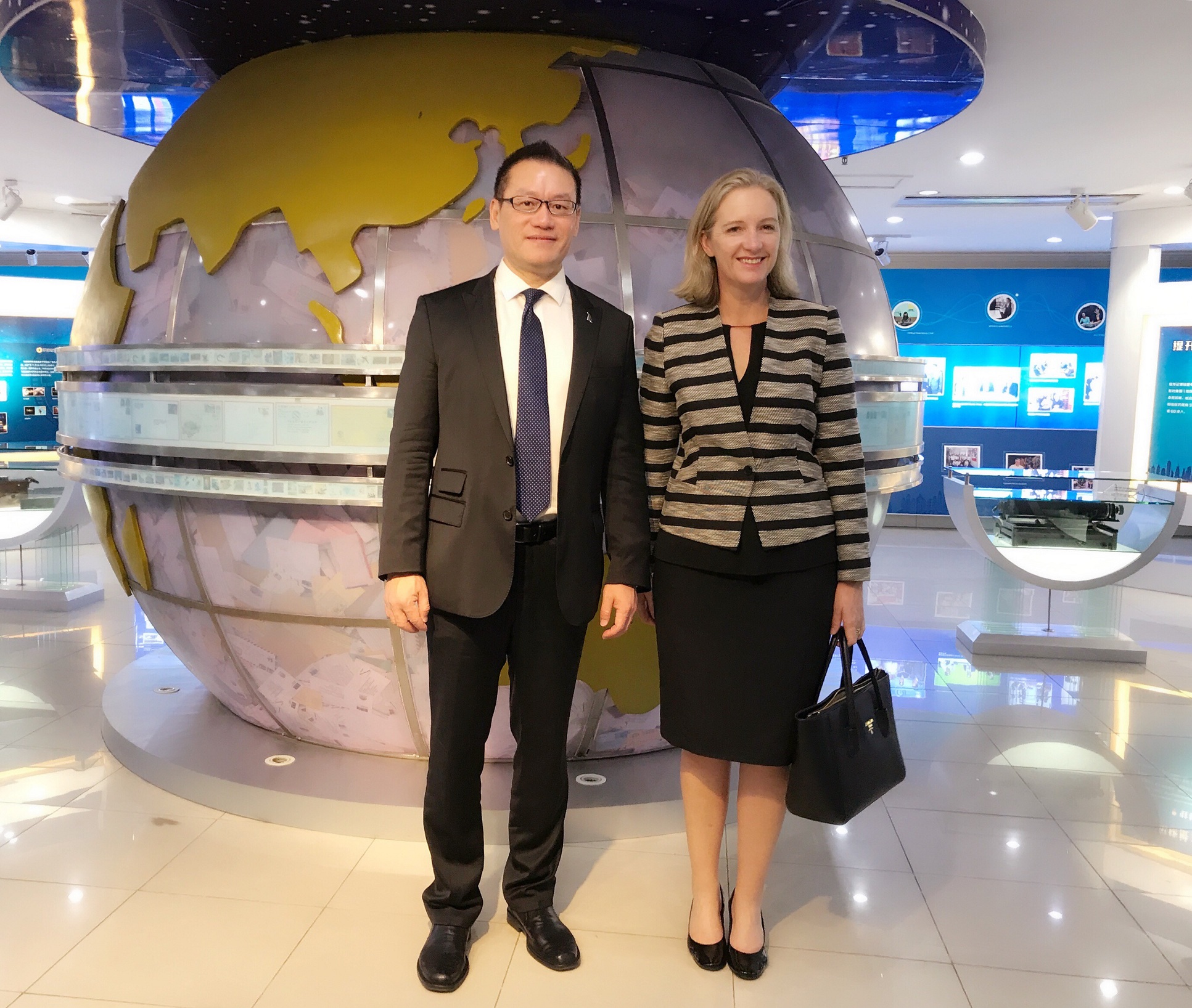 Raymond Huo and Johanna Coughlan, Co-Chairs of New Zealand OBOR Think Tank and China New Zealand OBOR Foundation.