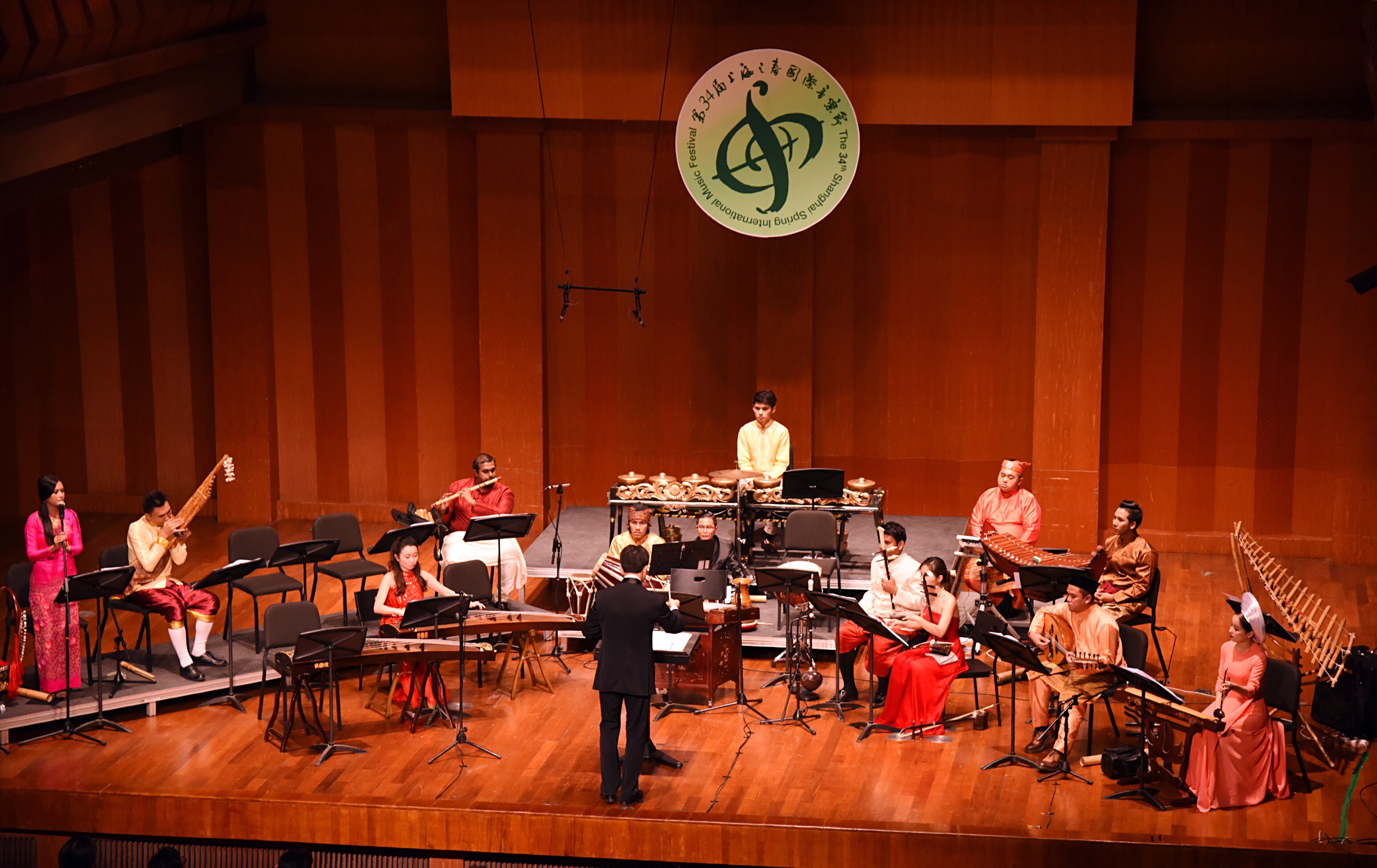 The C asean Consonant ensemble gave a concert with musicians from the Shanghai Conservatory of Music at the school’s He Lvting Concert Hall on May 15th, 2017. [Photo: provided by the Shanghai Conservatory of Music.]