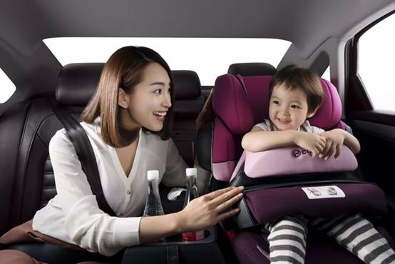 Vehicles in Didi Chuxing's premium ride-hailing services are set to be equipped with child safety seats. [Photo: sohu.com]