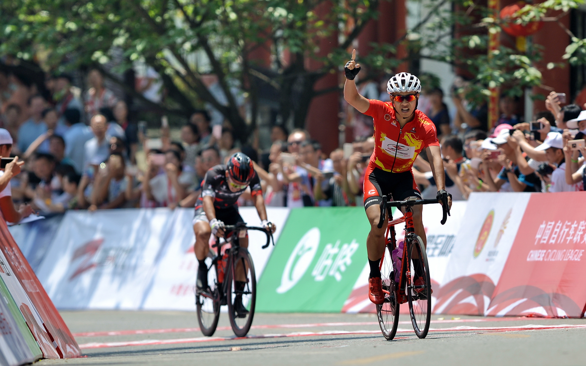 The 2017 Chinese Cycling League races kicks off on Friday May 26, in Mianzhu, southwest China's Sichuan Province. [Photo: Provided to China Plus]