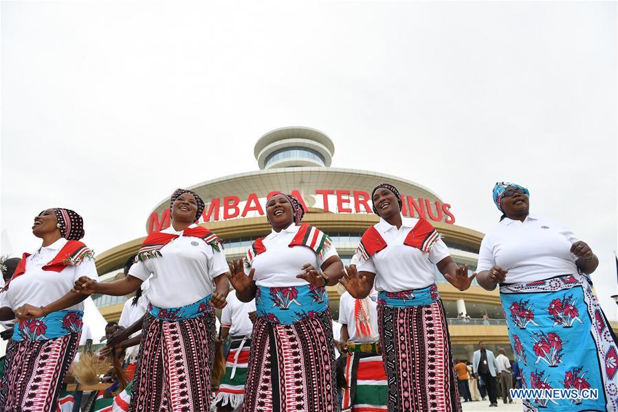 People dance to celebrate the operations of the Standard Gauge Railway (SGR) in Mombasa, Kenya, on May 31, 2017. Kenya began operations on the Chinese-built Standard Gauge Railway (SGR) Wednesday.[Photo: Xinhua]