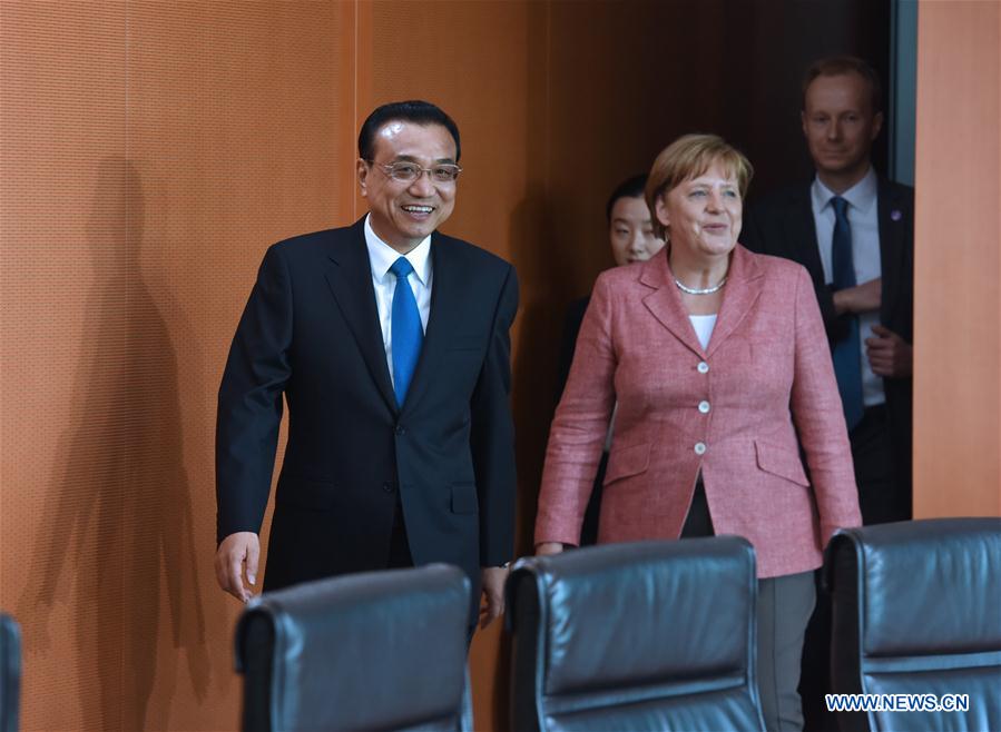 Chinese Premier Li Keqiang holds talks with German Chancellor Angela Merkel during an annual meeting between the heads of the two countries' governments in Berlin, capital of Germany, May 31, 2017. [Photo: Xinhua/Rao Aimin]