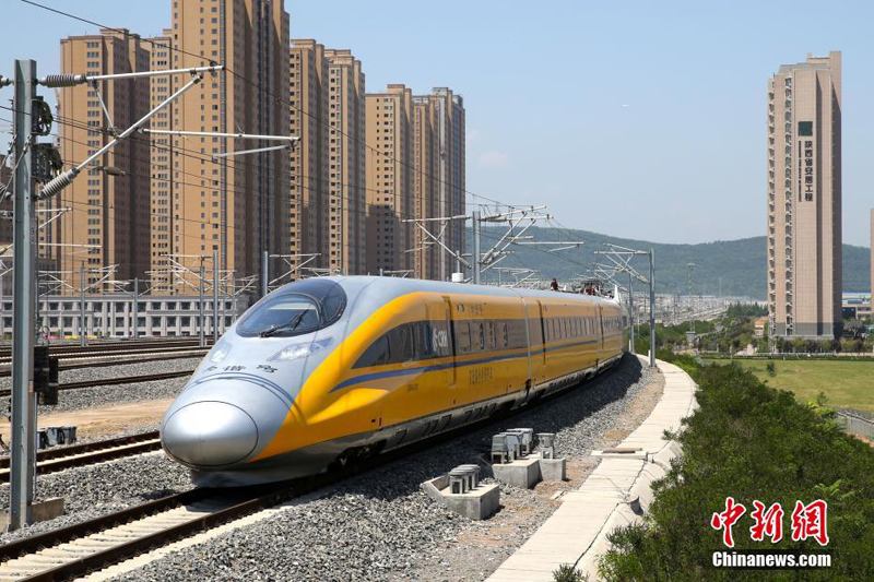 Bao-Lan High-speed railway, linking Baoji and Lanzhou is tested on May 16, 2017. [Photo: Chinanews.com]