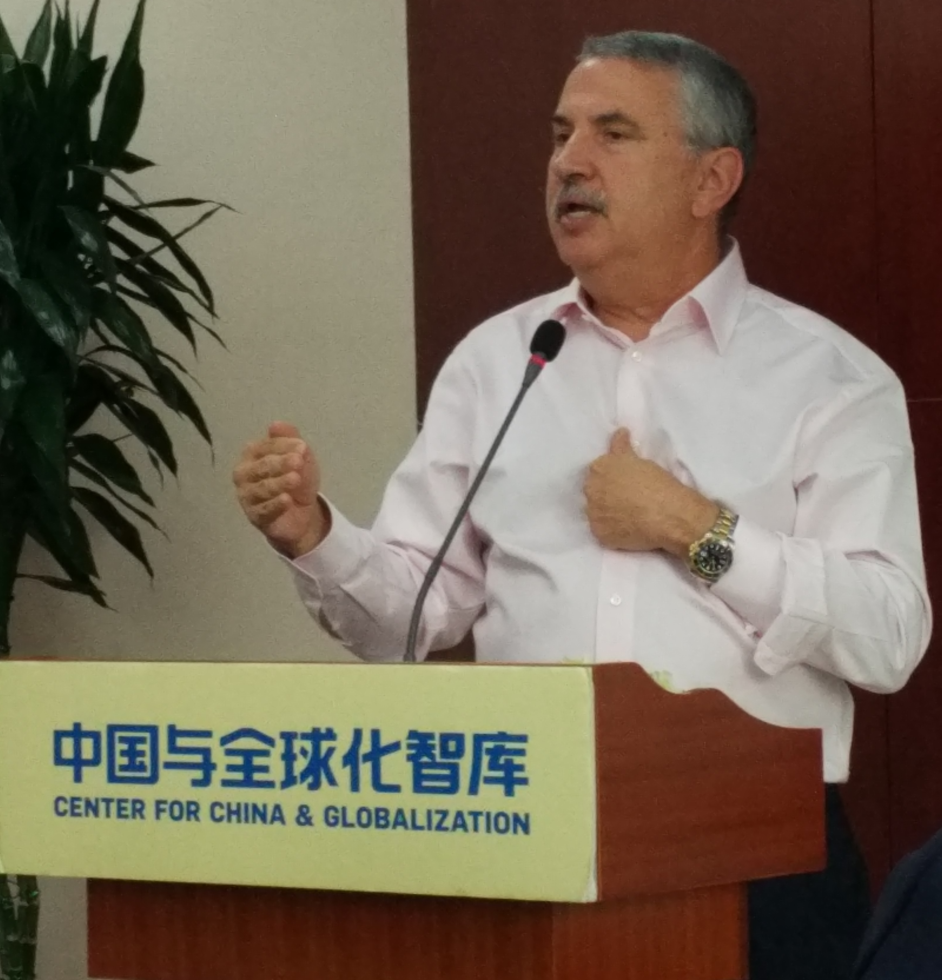 Thomas Freidman spoke at a seminar at the Center for China and Globalization think-tank in Beijing on June 2, 2017. [Photo: Chinaplus/Yin Xiuqi]