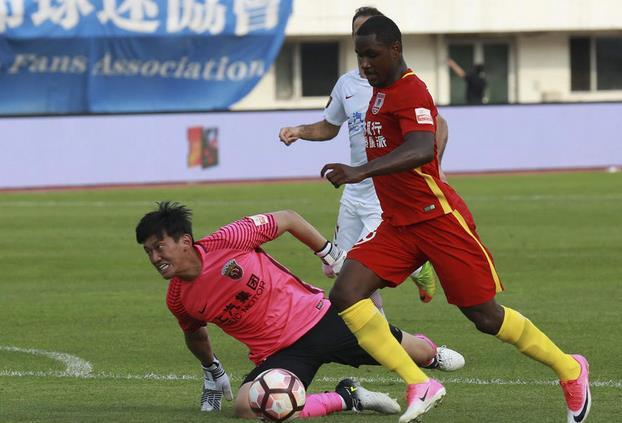 Shanghai SIPG is defeated by Changchun Yatai 4-2 in the 16th round of the Chinese Super League (CSL) in Changchun on Sunday. [Photo: sohu.com]