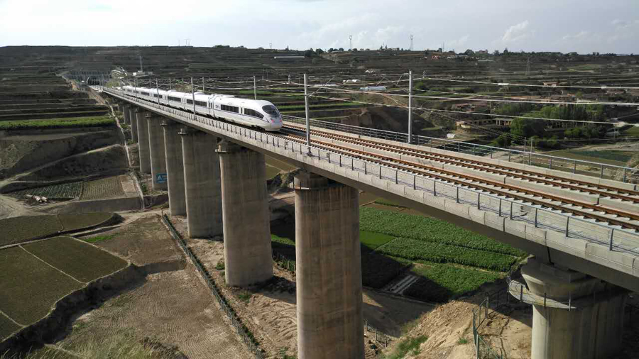 The new bullet train links Baoji with Lanzhou. [Photo: ChinaDaily]