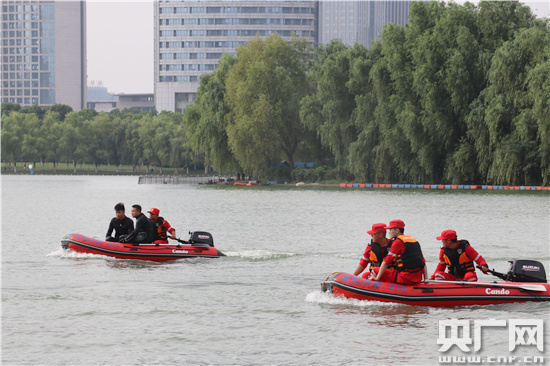 China's first unmanned speedboat to save people from drowning is launched in the city of Hefei city, the capital city of Anhui province. [Photo: cnr.cn]