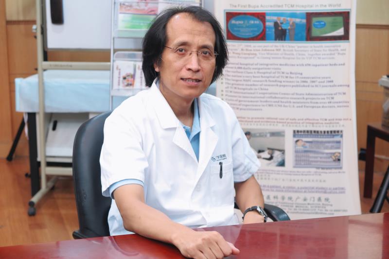The file photo shows Dr. Cui Yongqiang, a senior executive and former TCM doctor with Guang'anmen Hospital of China Academy of Chinese Medical Sciences.[Photo: China Plus]