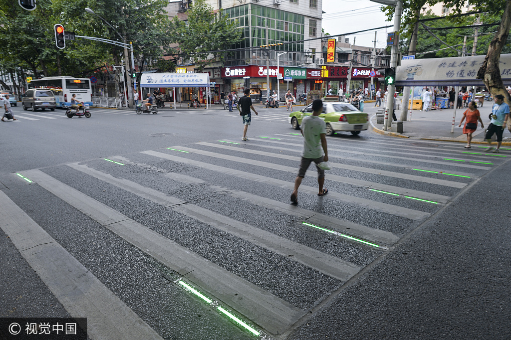 Underground traffic lights in Wuhan, Hubei province [Photo: VCG]
