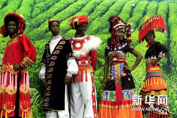 Photo shows the traditional African ethnic wear. [Photo: Xinhua]