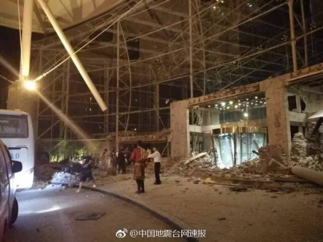 A 7.0-magnitude earthquake jolts Jiuzhaigou County in southwest China's Sichuan Province at 9:19 p.m. on August 8, 2017. [Photo: Weibo.com]