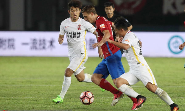 Changchun Yatai defeat Henan Jianye 2-0 in the 21st round of 2017 Chinese Super League on August 9, 2017. [Photo: 163.com]