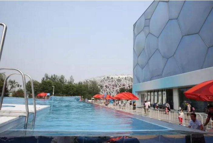 Infinite pool in Beijing [Photo: from Sohu.com]