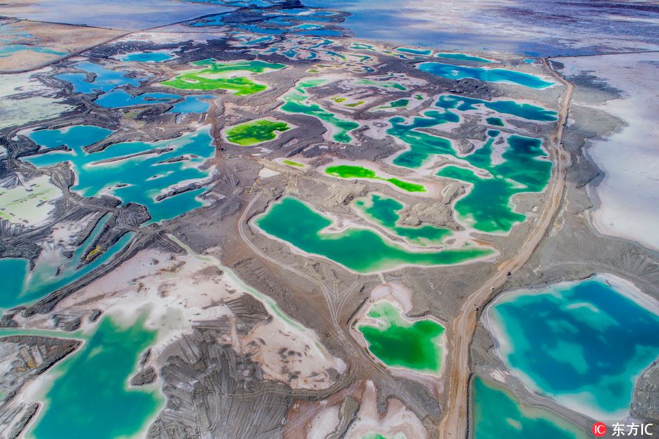  点缀地球的珠宝——青海翡翠湖 Emerald Lake looks like jewels dotting the earth.