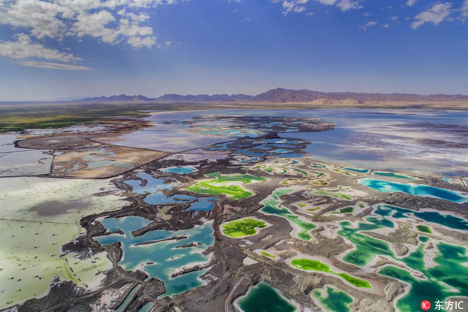  点缀地球的珠宝——青海翡翠湖 Emerald Lake looks like jewels dotting the earth.